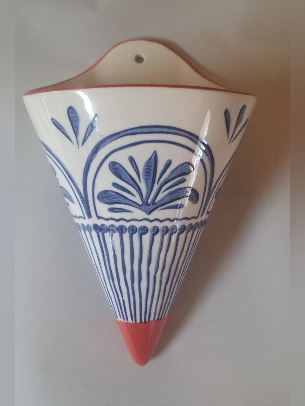 Vtg. Coldwater Creek Painters Palette Stoneware Wall Pocket Vase Blue Red Trim